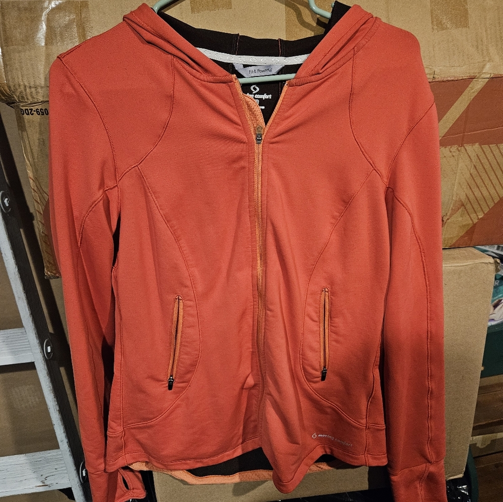MOVING COMFORT Women's Medium  Pullover Hoodie Red